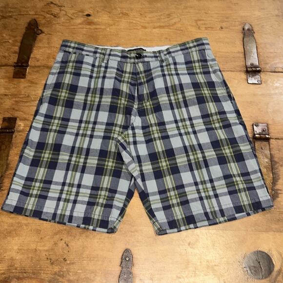 Banana Republic Blue and Green Plaid Casual Flat front Shorts  Size 32 - Picture 1 of 9